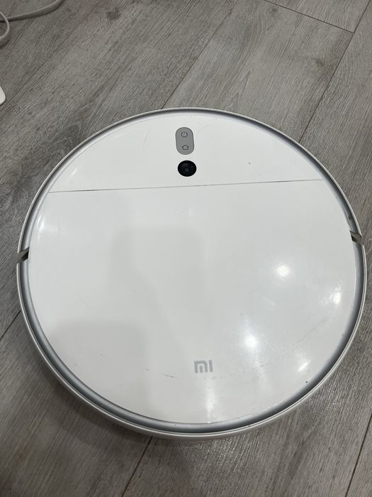 Продаю робот-пылесос Xiaomi Mi Robot Vacuum-Mop 2