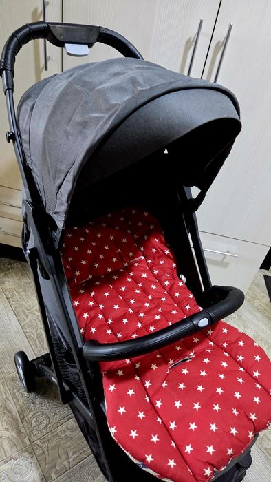 Продам детскую коляску с матрацем