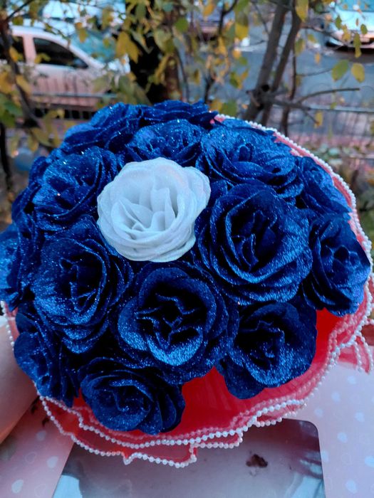 Buchete din trsndafiri de sapun si cu sclipici