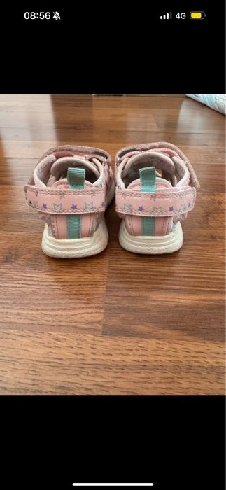 Sandale marimea 22