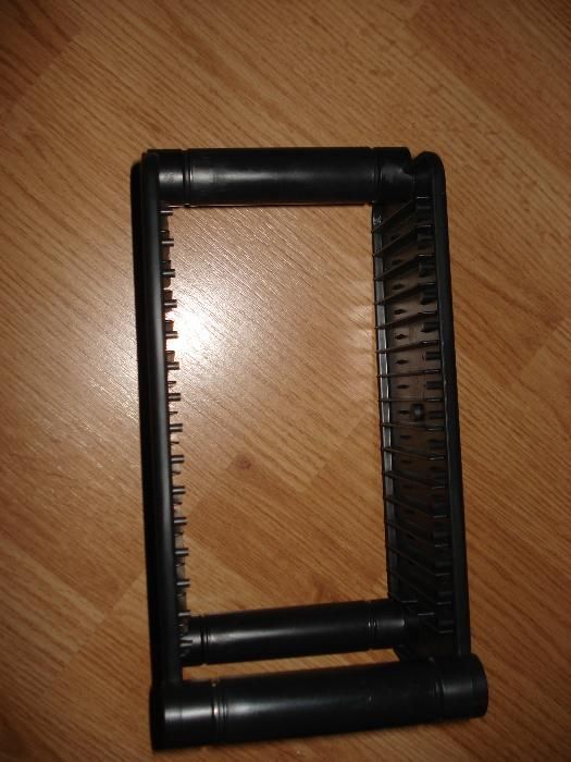 Стелажи за кутийки за компактдискове