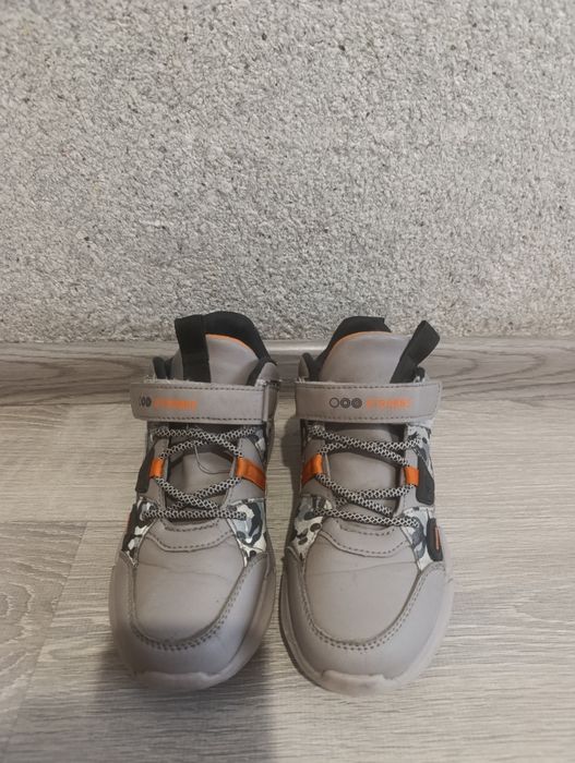 Продам кроссовки для мальчика,35р