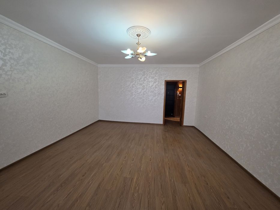 Сдаётся 3 комн квартиру ул бобур пустая