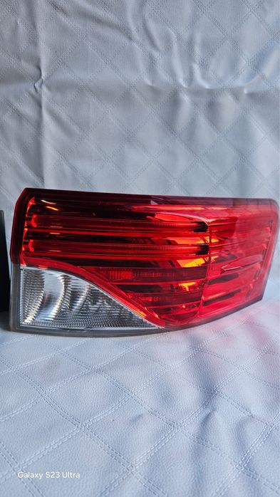 Фонарь на Авенсис Т27