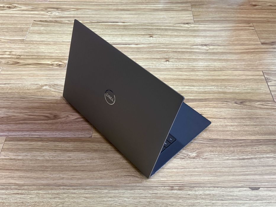 Dell Precision 5550`i7-10850H/16GB RAM/512GB SSD/Nvidia T1000/WUXGA