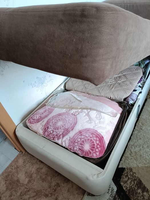 Продам диван с креслом