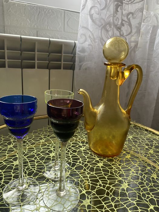 Винтидж стъклен сервиз – гарафа и чаши