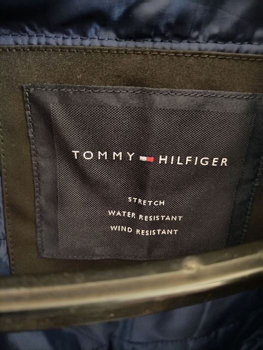 Tommy Hilfiger original erkaklar kurtkasi (S o'lcham, (46-48)Yangi