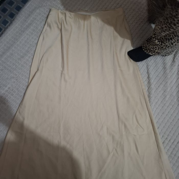 Fusta de satin bej