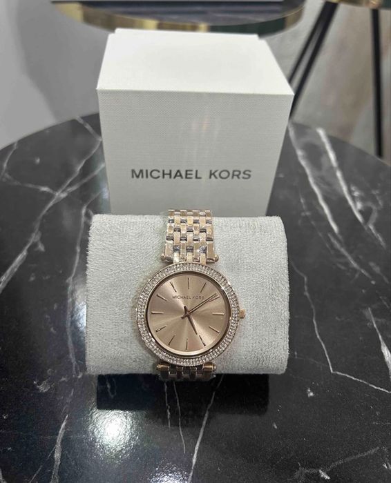 Елегантен часовник