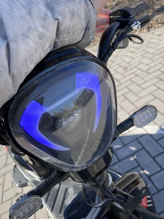 Продаю скутер ск-8