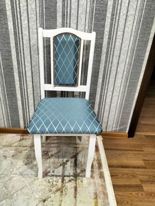 Продам стол со стульями