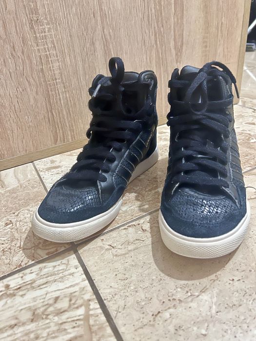 Дамски кецове Adidas