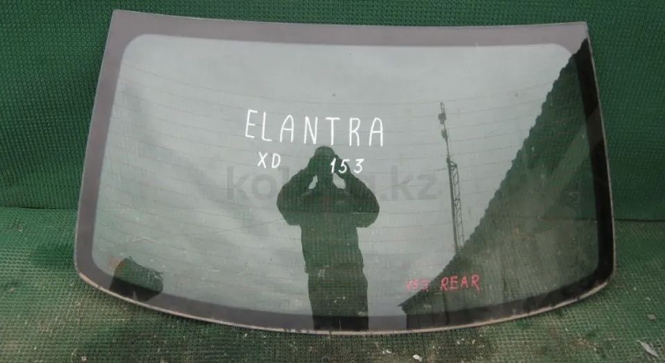 Заднее лобовое стекло Hyundai Elantra