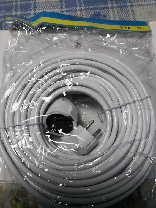 Cablu prelungitor 30 m cu cablu de 10 A si de 16 A