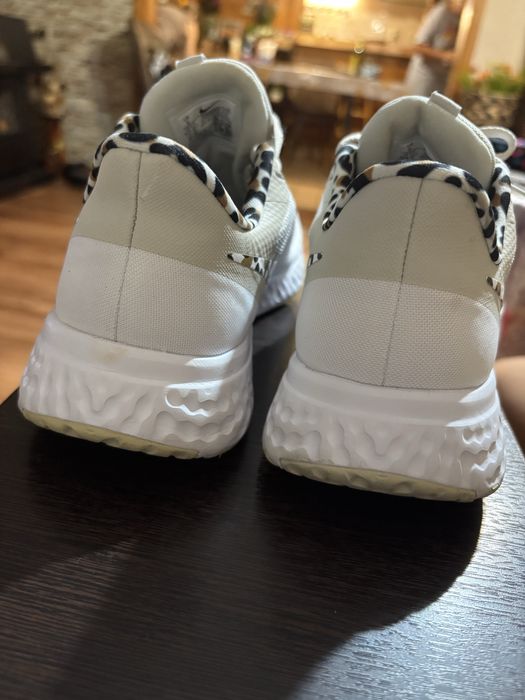 Дамски маратонки -  Nike Revolution