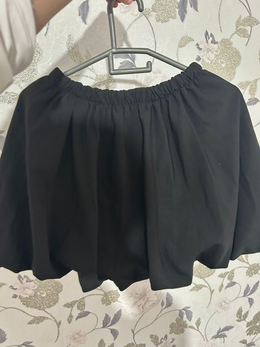 Черная мини юбка