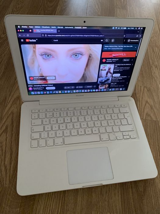 Laptop MacBook White intel core 2,Display 13,3,ssd 256gb m,baterie ok