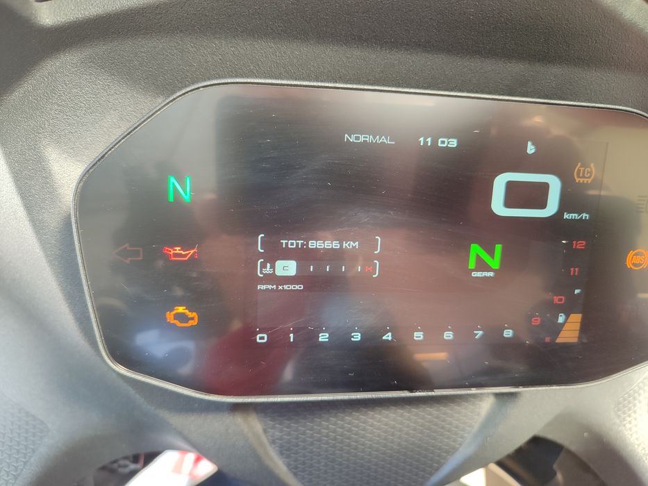 Продам мотоцикл QJMOTOR GSR 800