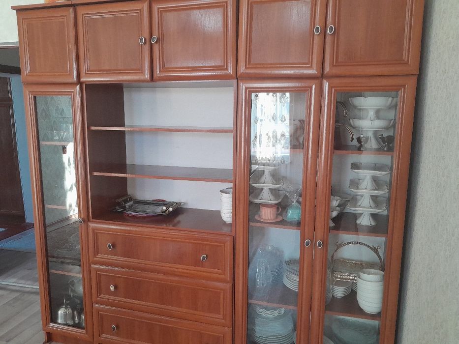 Сервант сатылады! / продается сервант