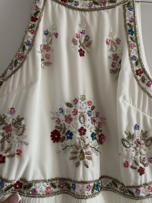 Vand rochie eleganta ,cusuta manual