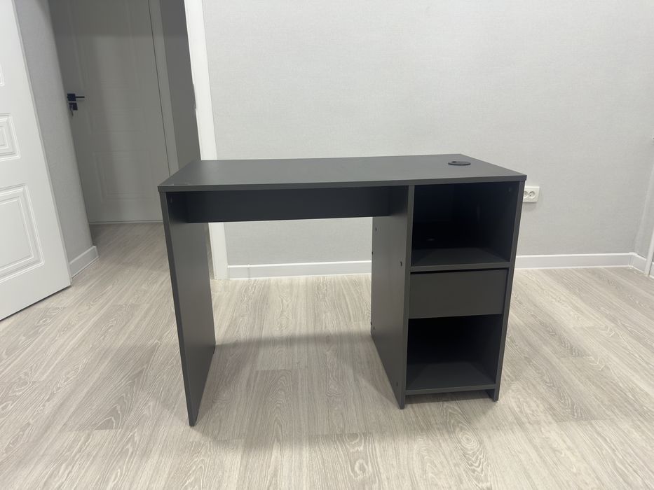 Продается все для студии маникюра