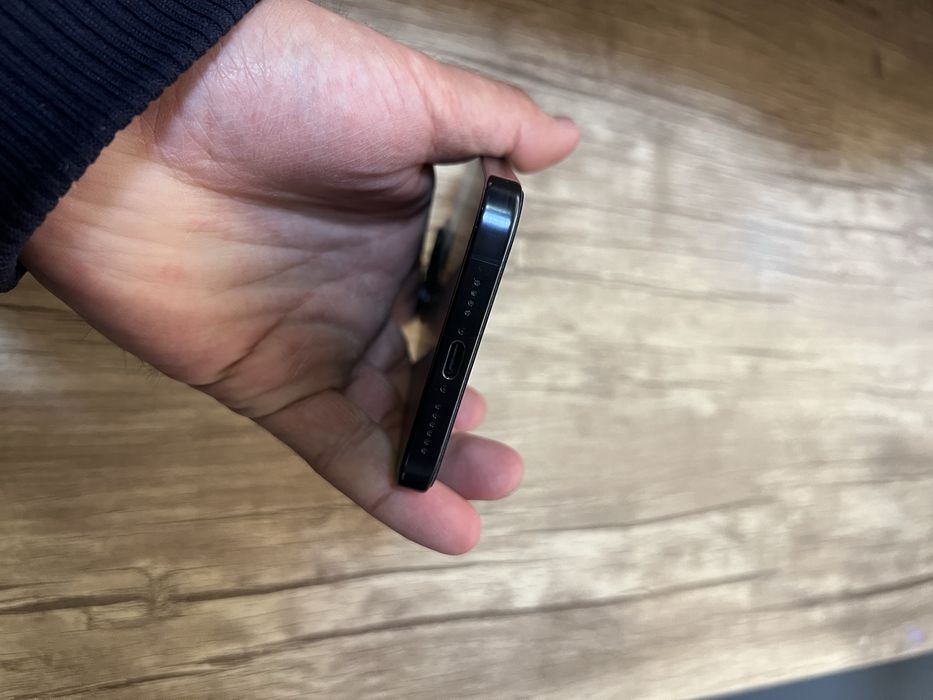 Iphone 15 pro max blue