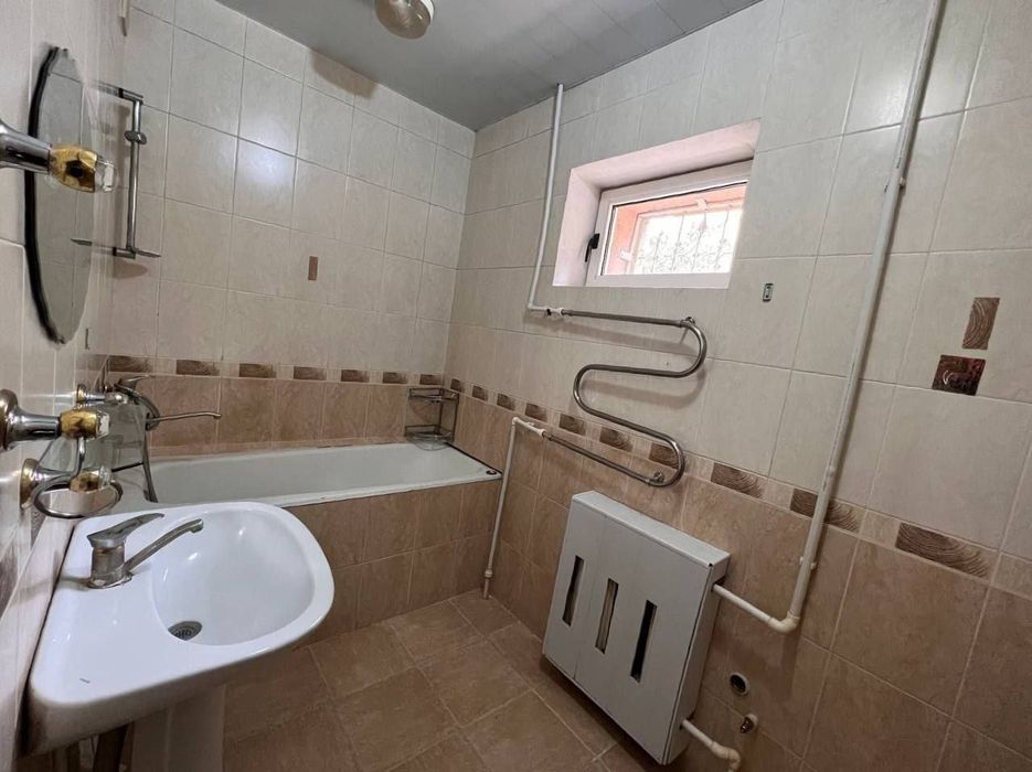 4 хонали Беруни Анкология Хувайдо махалла сотилади 135 квадр