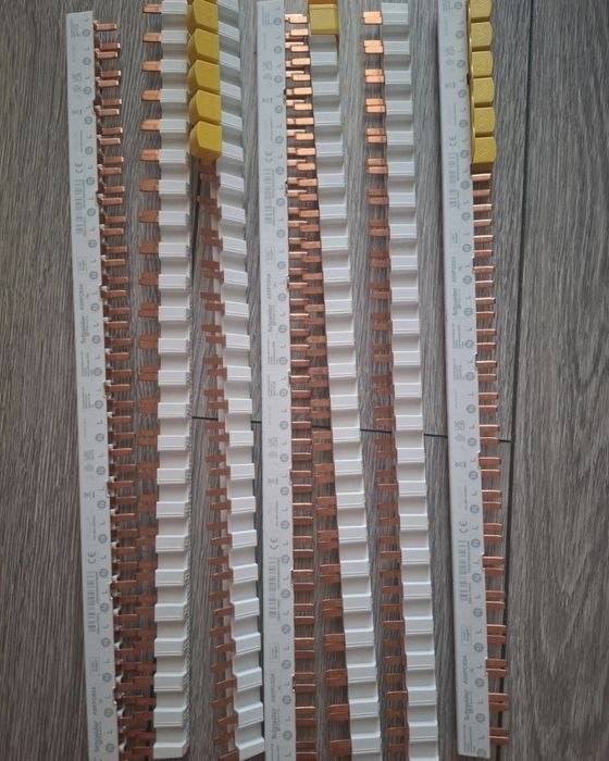 Bare pieptene Schneider Electric Acti9 A9XPC824 – 24 module – stare nouă