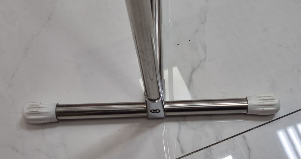 Стойка для одежды