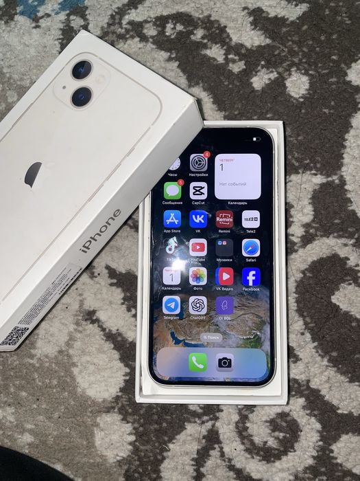 iPhone 13 white 128Gb