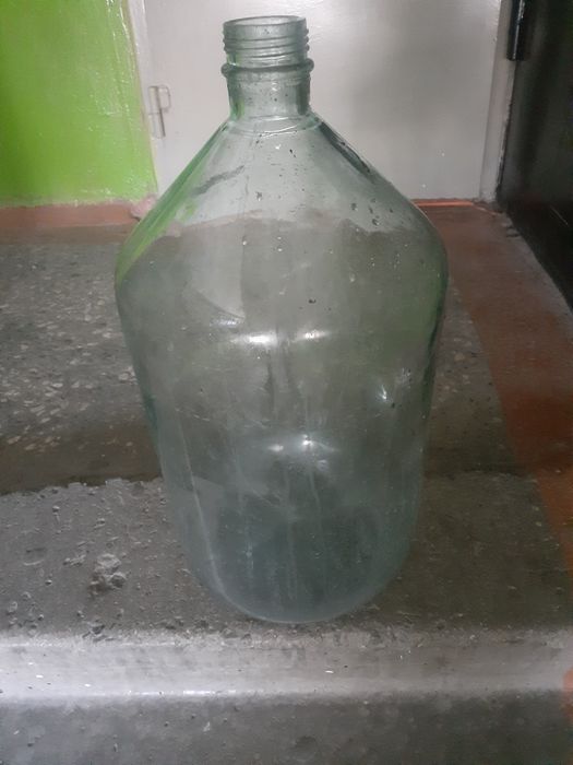 Стеклянный бутыль 20л. 6000тн.