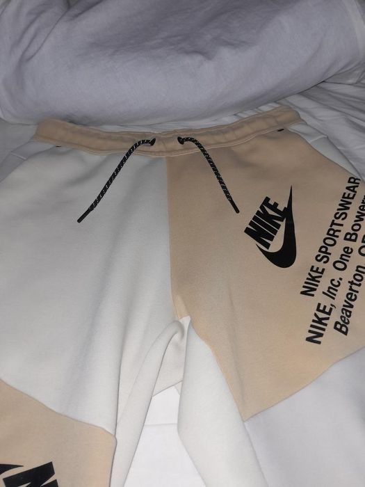 pantaloni nike tech