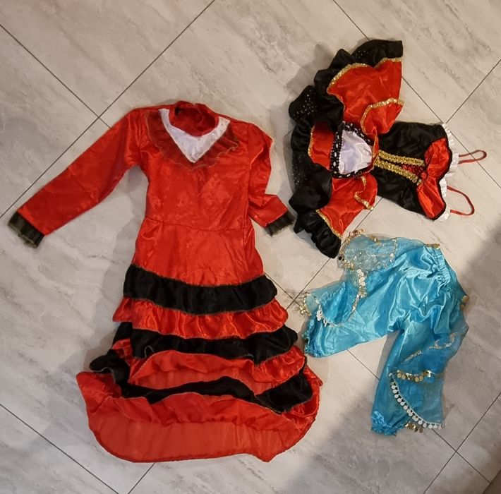 Recuzita uniforme carnaval si accesorii