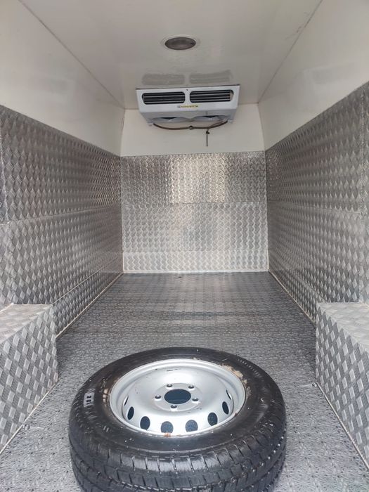 Închirieri dube frigorifice sau simple