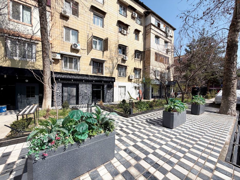 ЦУМ Бон кафе | 92кв - нежилое помещение вдоль дороги Продажа