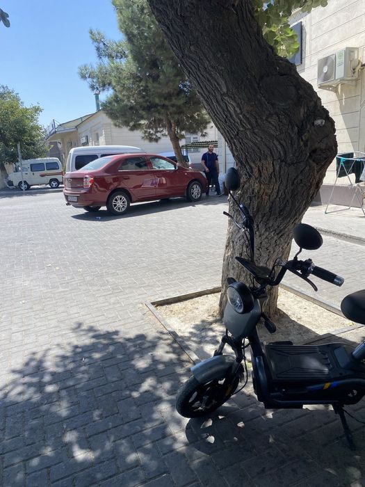 Скутер сотилади йанги хама жойи ишлайди