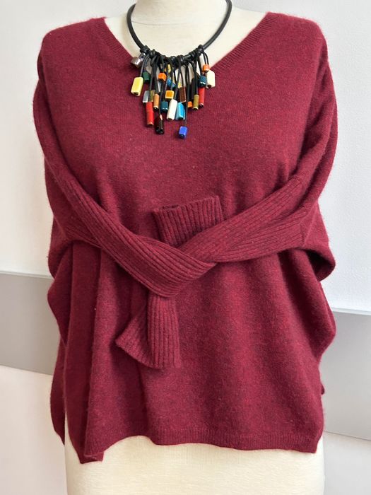 Мек кашмирен пуловер в бургунди