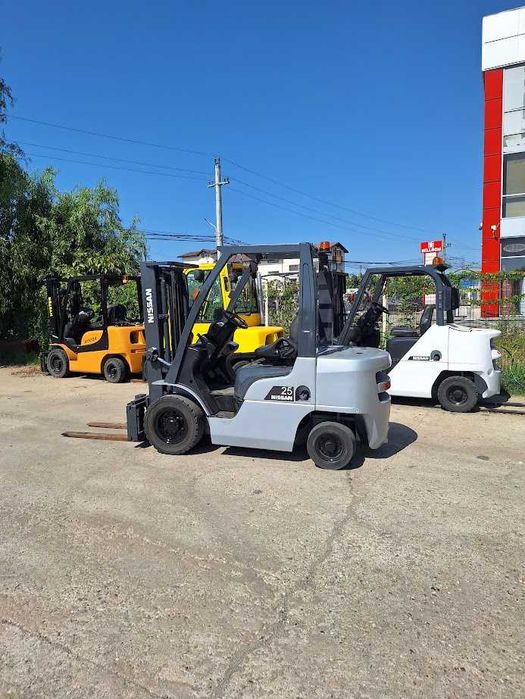 motostivuitor diesel 3 tone la 3 metri Nissan Unicarriers an fab 2020 in rate