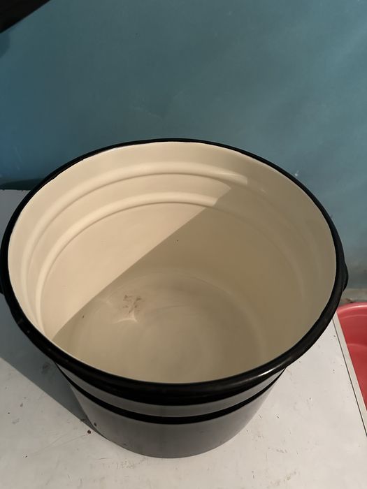 Продам кастрюлю 20 литров