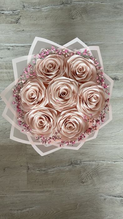 Букет от сатенени рози