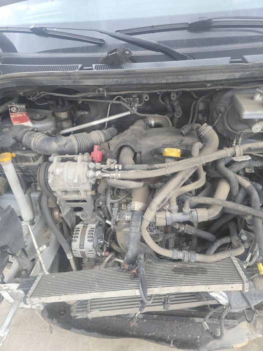 Dezmembrez Renault Master 2022