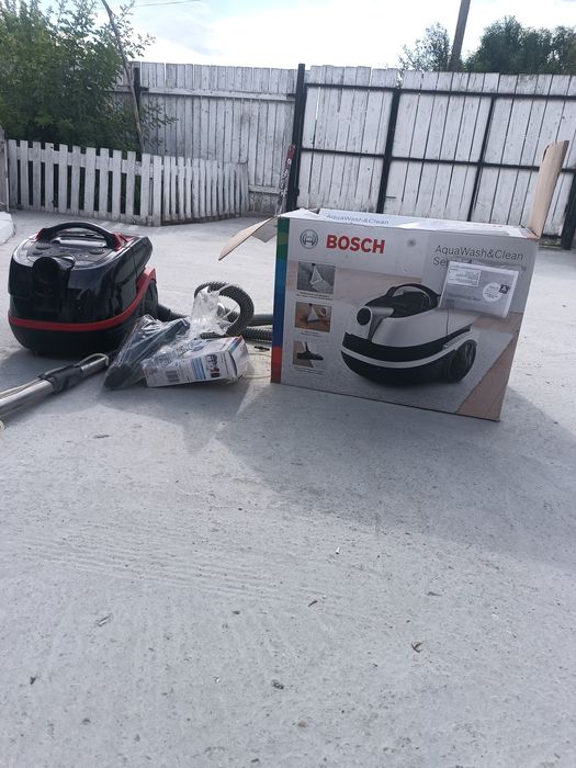 Aspirator Bosch Aqua wash&Clean Seria4