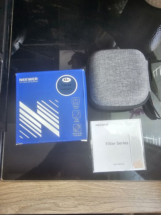Kit Filtre Foto Neewer 43mm (UV + CPL + ND4 + Lavetă) – Noi, la cutie