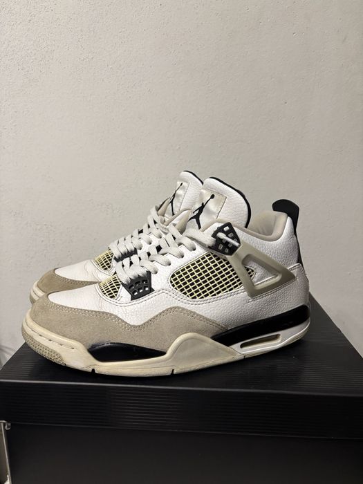 Jordan 4 Military Black (42,5)