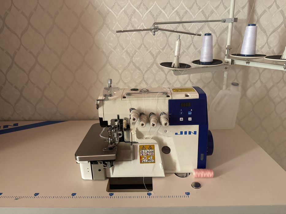 Швейная машина, оверлок