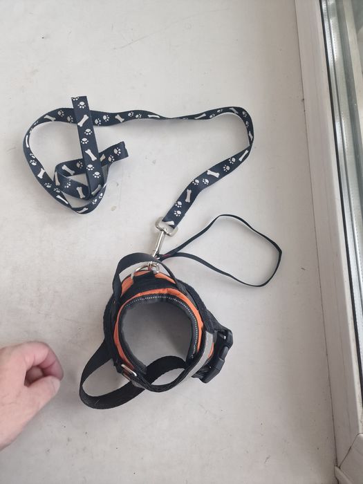 Шлейка для собак и кошек.