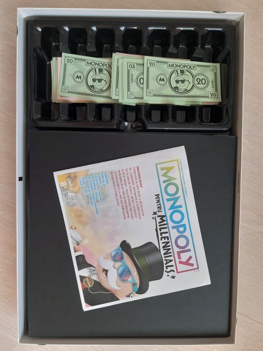 Joc de societate Monopoly for Millenials
