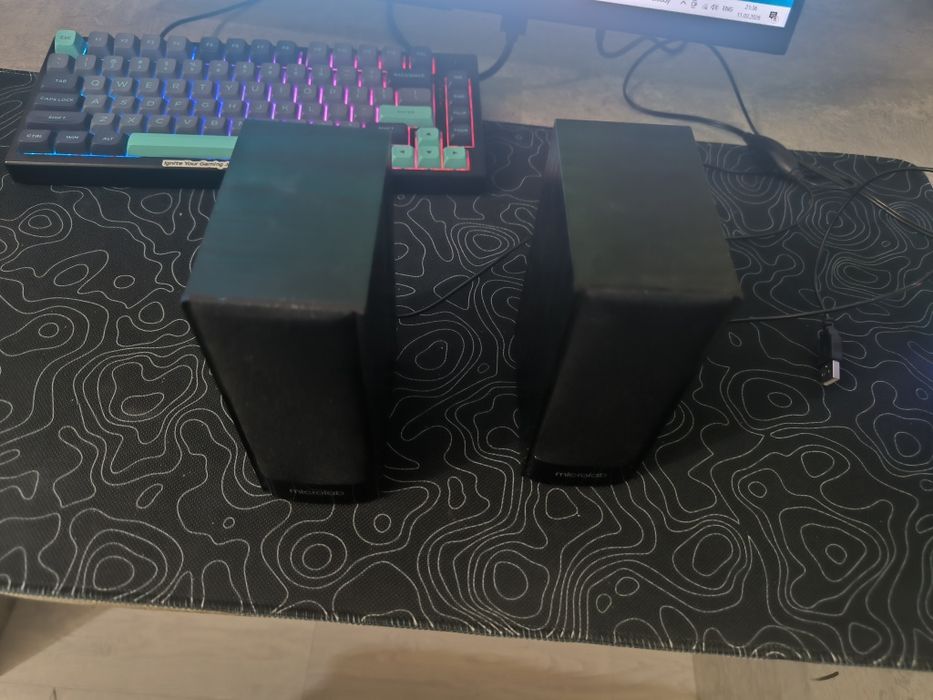 Продам компьютерныи колонки microlab