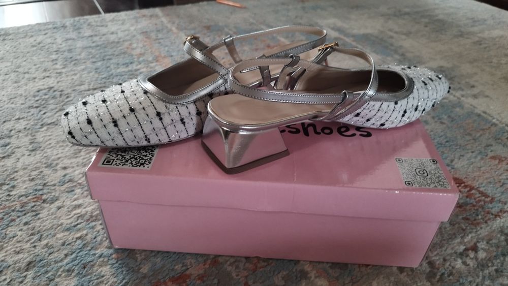 Белые летние женские туфли